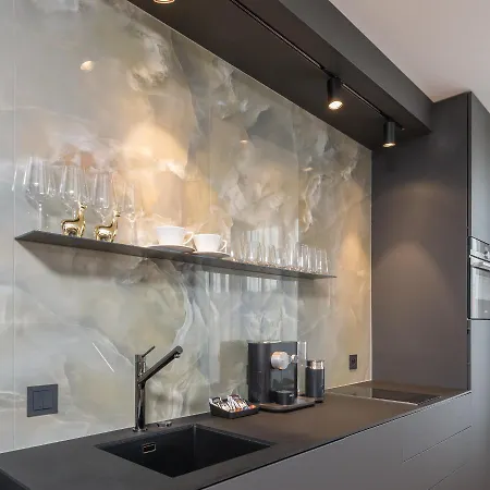 Fully Renovated Stylish Duplex In A Convenient Location * براغ