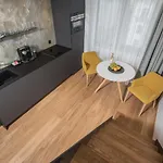 Fully Renovated Stylish Duplex In A Convenient Location *