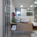 Fully Renovated Stylish Duplex In A Convenient Location * Prága