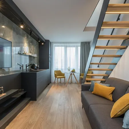 Fully Renovated Stylish Duplex In A Convenient Location Appartement Prague