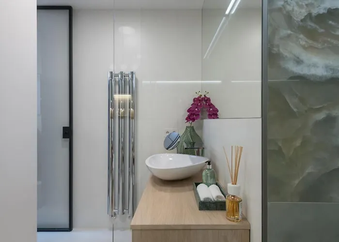 Fully Renovated Stylish Duplex In A Convenient Location * Prague