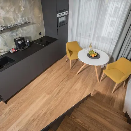 Fully Renovated Stylish Duplex In A Convenient Location *